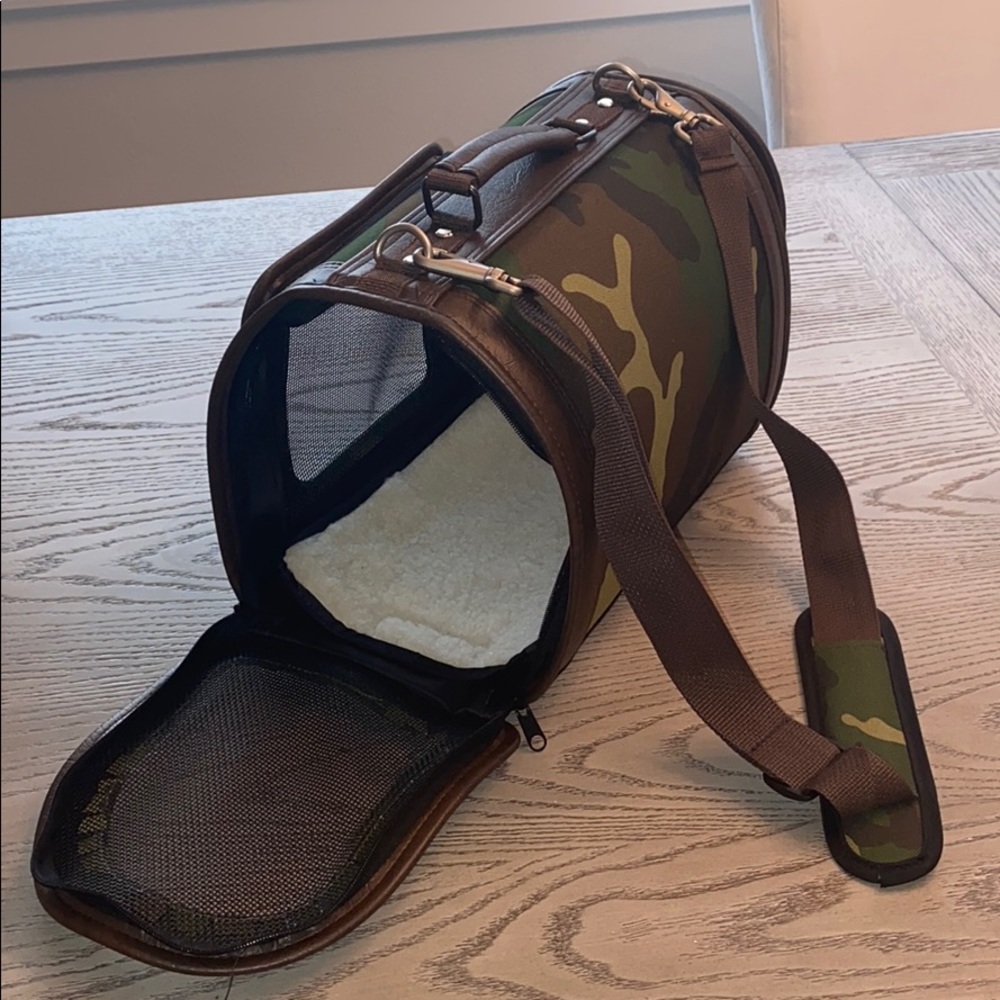 Dog carrier